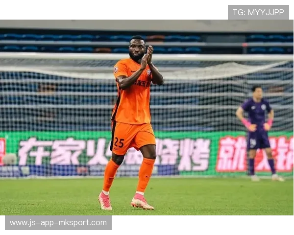 玉昆国脚前场连续突破制造威胁的品牌式崛起